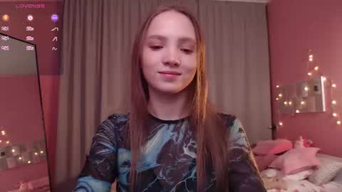 Snapshot of adria_arjona chatting on June 24, 1:15 am Eva online show from June 24, 1:15 am