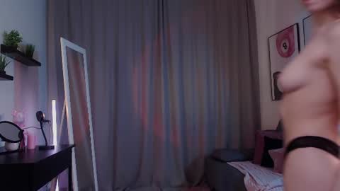 Snapshot of adria_arjona chatting on June 25, 5:12 am Eva online show from June 25, 5:12 am