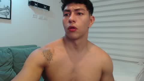 Snapshot of adrian_del_mar chatting on February 22, 4:38 pm Adrian del Mar online show from February 22, 4:38 pm