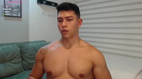 Snapshot of adrian_del_mar chatting on March 5, 1:01 am Adrian del Mar online show from March 5, 1:01 am