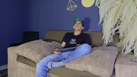 adrian_fire01 online show from April 27, 2:26 pm