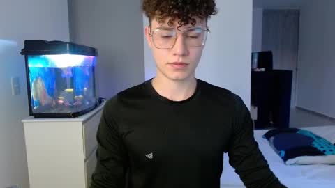 adrian morelli online show from October 25, 10:37 pm