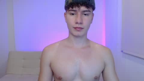Snapshot of adrian_morelli chatting on July 22, 12:35 am adrian morelli online show from July 22, 12:35 am