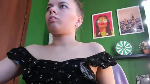 Snapshot of adriana_moretti chatting on May 21, 2:02 pm Liza online show from May 21, 2:02 pm