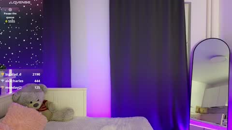 adrianawow1 online show from February 26, 12:27 am