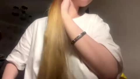 Snapshot of adriannemuldowney chatting on May 8, 7:19 pm Caroline online show from May 8, 7:19 pm