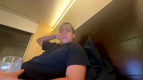 Snapshot of adriannn222 chatting on September 18, 5:31 am adriannn222 online show from September 18, 5:31 am