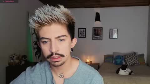 Snapshot of adriansafronov_ chatting on November 12, 3:56 pm online show from November 12, 3:56 pm