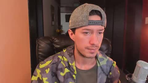 Snapshot of adrianwilliams_ chatting on January 11, 8:14 pm Adrian Williams online show from January 11, 8:14 pm