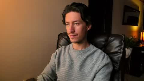 Snapshot of adrianwilliams_ chatting on March 31, 10:21 pm Adrian Williams online show from March 31, 10:21 pm