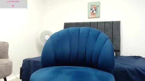 adriel_escalante online show from February 10, 3:32 am