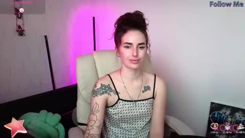 Adriana online show from February 5, 1:22 pm