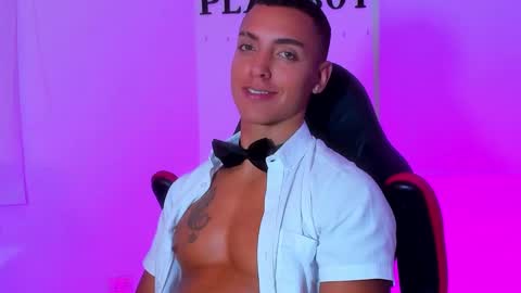 Adrian Lopez online show from December 13, 10:13 pm