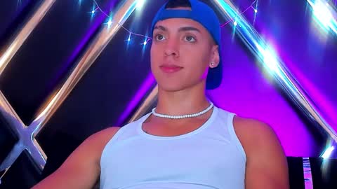 Adrian Lopez online show from December 14, 9:45 pm