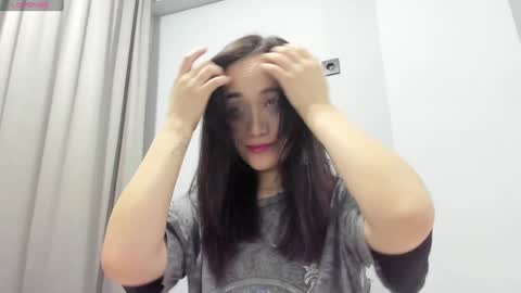 Snapshot of ae_nie chatting on January 17, 12:21 pm Aenie online show from January 17, 12:21 pm