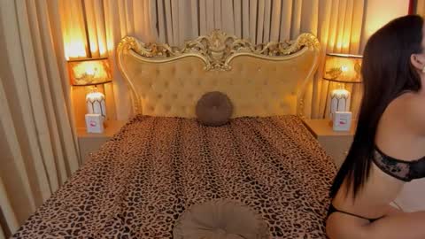 Aela online show from September 26, 7:40 pm