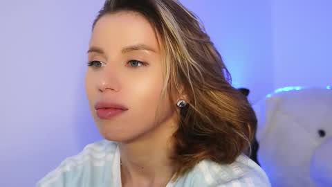 Aelia online show from March 8, 7:17 pm