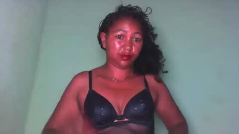 aelyaa online show from March 18, 1:20 am