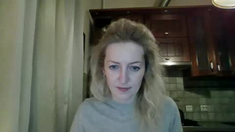 Snapshot of aeroliss chatting on April 6, 6:53 pm aeroliss online show from April 6, 6:53 pm