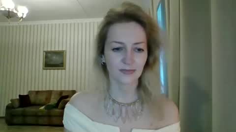 Snapshot of aeroliss chatting on May 2, 5:29 pm aeroliss online show from May 2, 5:29 pm