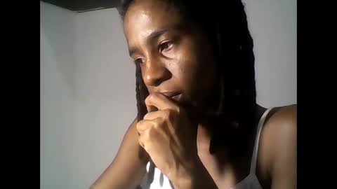 Snapshot of africadeluxe chatting on June 9, 10:54 pm Africa online show from June 9, 10:54 pm