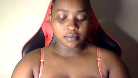 Snapshot of african001 chatting on September 25, 6:00 pm stella online show from September 25, 6:00 pm