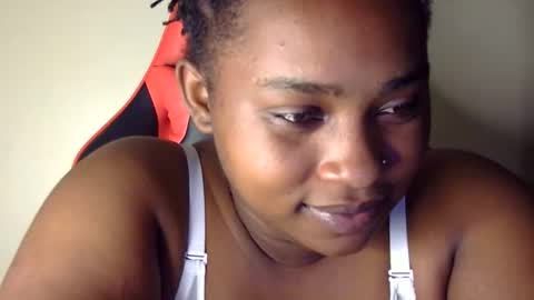 Snapshot of african001 chatting on October 3, 6:05 pm stella online show from October 3, 6:05 pm