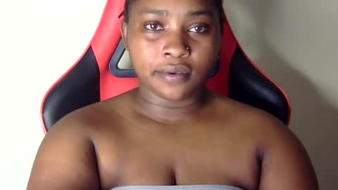 Snapshot of african001 chatting on October 8, 10:18 pm stella online show from October 8, 10:18 pm