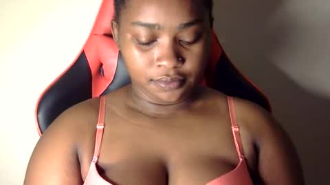 Snapshot of african001 chatting on October 13, 3:12 pm stella online show from October 13, 3:12 pm