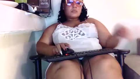 loise online show from February 19, 8:05 pm