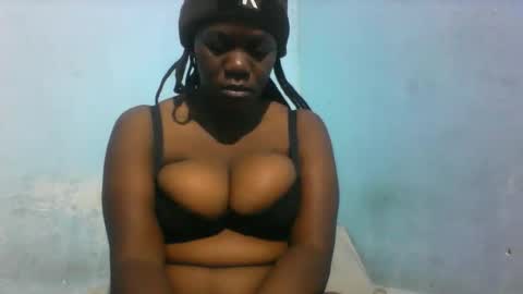 Snapshot of africangal6677 chatting on May 5, 3:14 am africangal6677 online show from May 5, 3:14 am