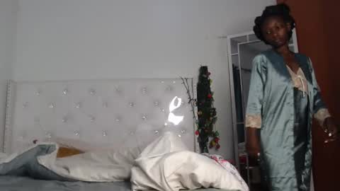 Snapshot of africanpetitequeen chatting on February 10, 1:03 am CIARA online show from February 10, 1:03 am