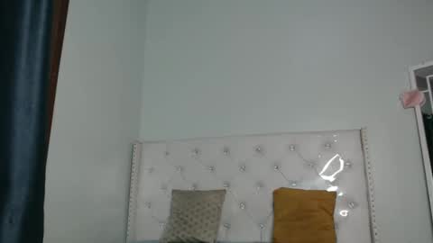 Snapshot of africanpetitequeen chatting on October 20, 1:11 pm CIARA online show from October 20, 1:11 pm