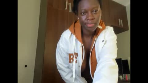 Leah online show from February 22, 6:28 am