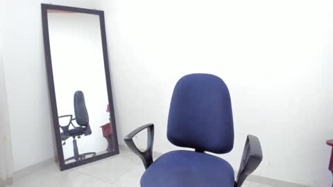 Lorena online show from December 4, 5:33 pm