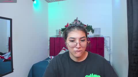 Snapshot of afroditaandsoffi chatting on December 24, 12:22 pm Afrodita Chery y Hermione online show from December 24, 12:22 pm