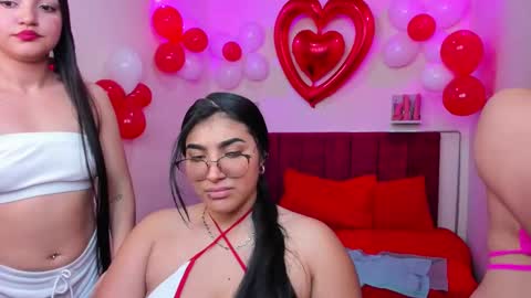 Snapshot of afroditaandsoffi chatting on February 14, 3:36 pm Afrodita Chery y Hermione online show from February 14, 3:36 pm