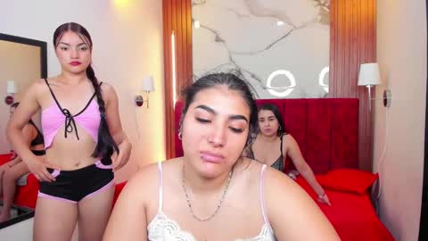 Snapshot of afroditaandsoffi chatting on February 28, 3:26 pm Afrodita Chery y Hermione online show from February 28, 3:26 pm