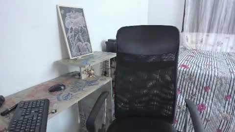 Snapshot of afroditaleclair chatting on June 15, 12:02 am Afrodita online show from June 15, 12:02 am