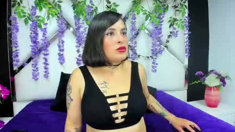 Snapshot of afroditaowen_ chatting on November 1, 1:46 pm afroditaowen_ online show from November 1, 1:46 pm