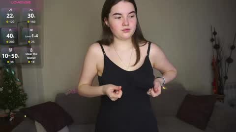 Lana  1800 - 0330 UTC   Mia 0700- 1630 UTC online show from April 13, 6:08 am