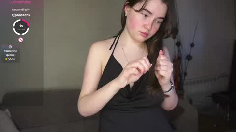 Lana  1800 - 0330 UTC   Mia 0700- 1630 UTC online show from April 22, 6:05 am