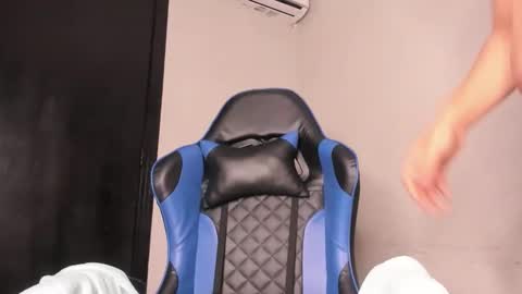 A G A T A  online show from February 13, 1:18 pm