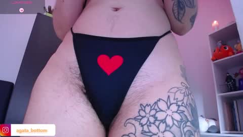 Snapshot of agata_bolton chatting on December 28, 1:39 am Agata online show from December 28, 1:39 am