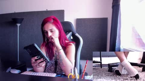 Agata Collinss online show from April 3, 6:50 pm