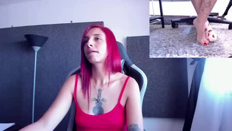 Snapshot of agatacollinsss chatting on May 9, 4:01 pm Agata Collinss online show from May 9, 4:01 pm