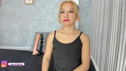 Agatadelphine online show from December 5, 1:42 pm