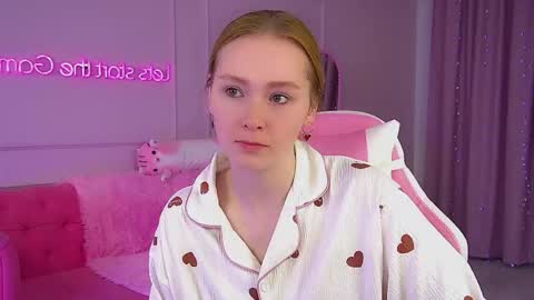 Snapshot of agatafoxley chatting on October 6, 7:06 am AgataFoxley online show from October 6, 7:06 am