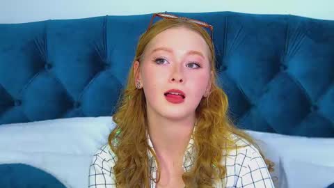 Snapshot of agatafoxley chatting on November 19, 6:30 pm AgataFoxley online show from November 19, 6:30 pm