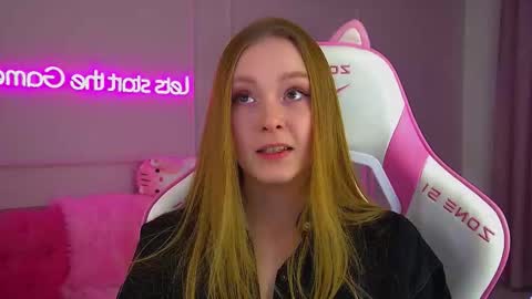 Snapshot of agatafoxley chatting on November 24, 7:30 am AgataFoxley online show from November 24, 7:30 am